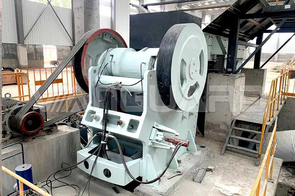 iron, ore, crushing