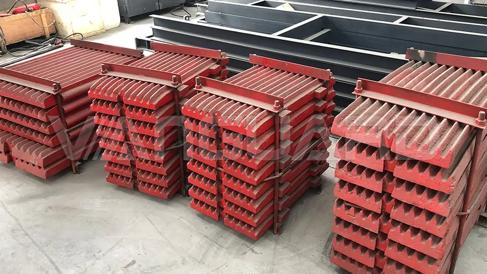 Close-up of jaw and cone crusher wear liners