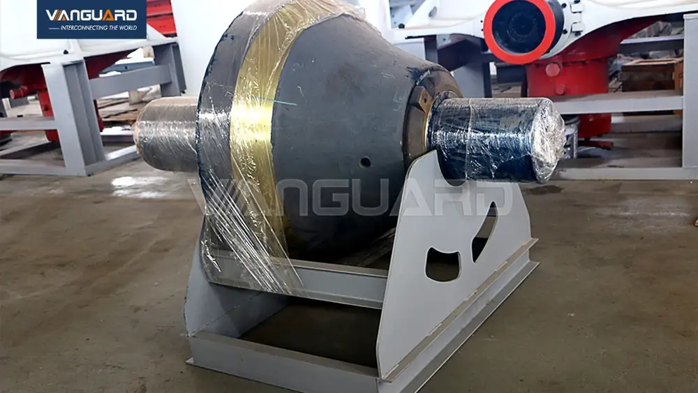 Copper crusher wear parts and lubrication close-up